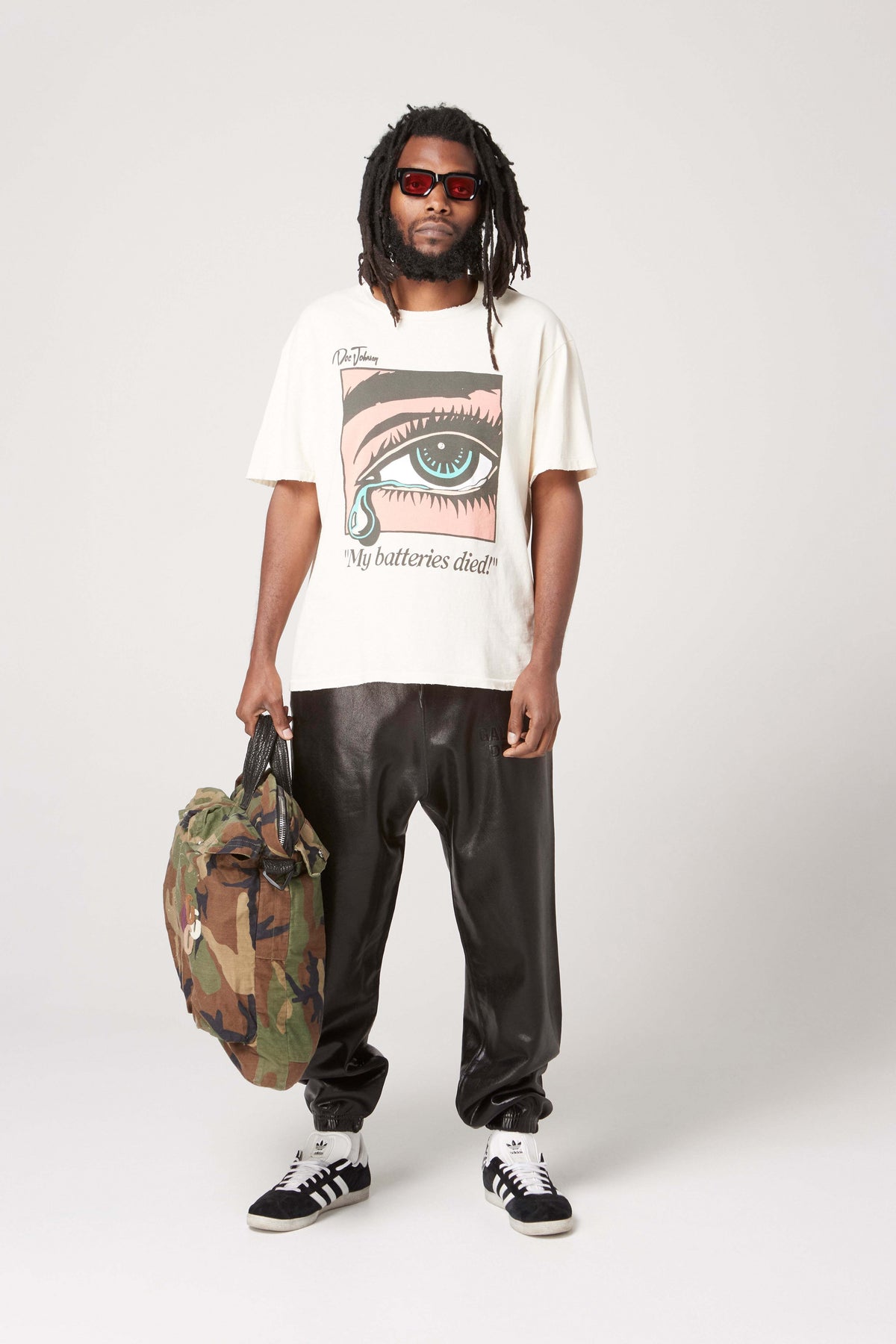 GALLERY DEPT. T-SHIRT DOC JOHNSON MY BATTERIES DIED – Crème